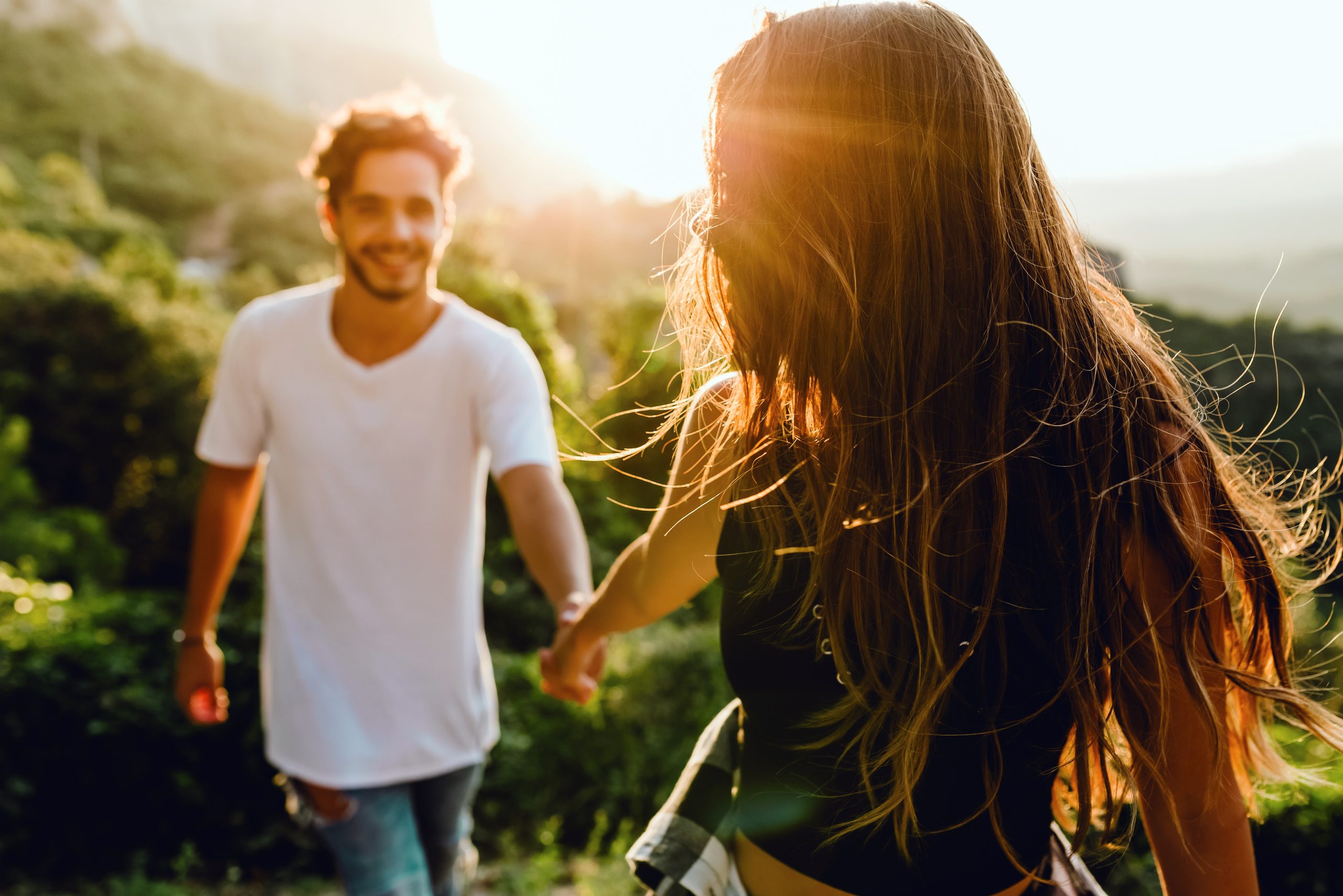 13. Son Humeur Change Quand Il La Voit ou Entend Parler D'Elle